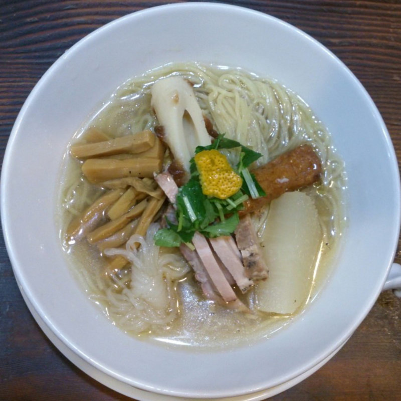 あさりとムール貝のダシが効いた冷やし中華(鉢ノ葦葉 （はちのあしは）)