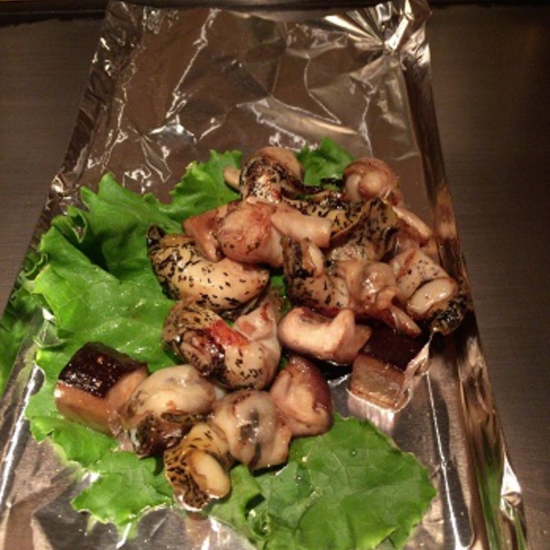 ツブ貝と椎茸焼き(冨くら)