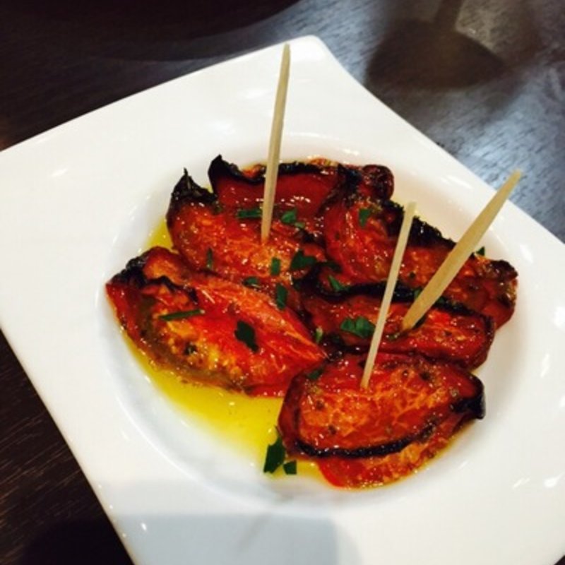 自家製セミドライトマト(銀座でワイン。)