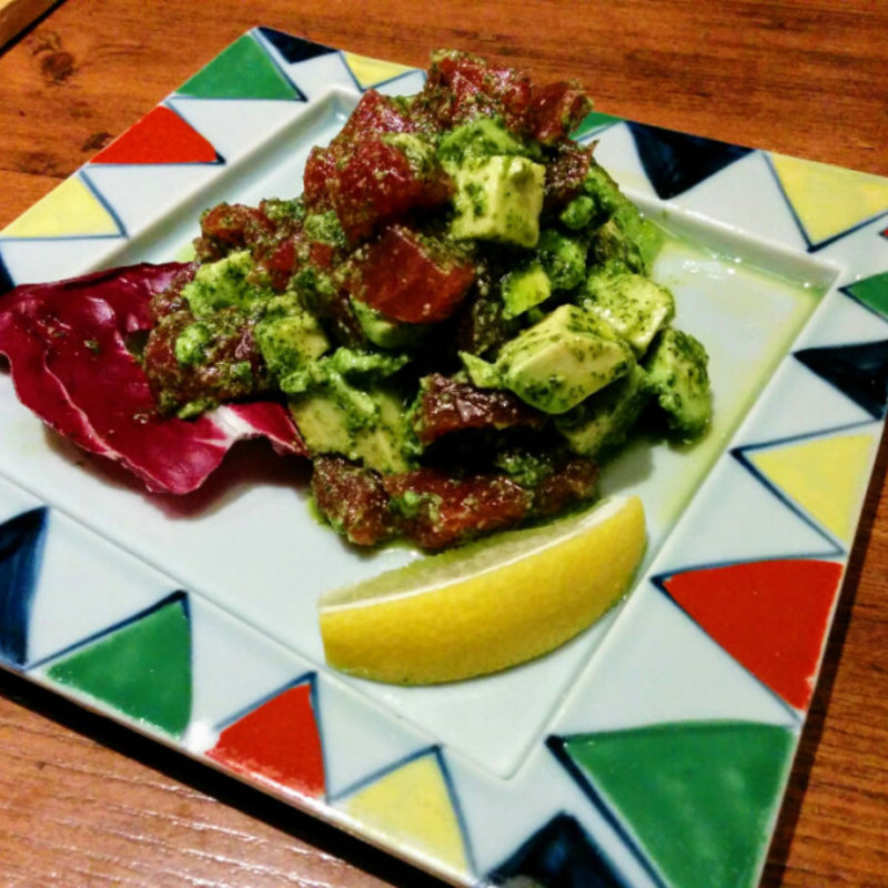 マグロとアボカドのタルタル ジェノベーゼ(銀座でワイン。)