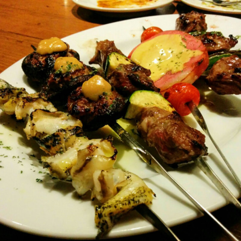 備長炭 炭火串焼き5種盛り(銀座でワイン。)