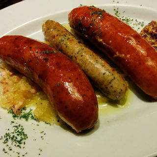 炭焼きソーセージ盛り合わせ(銀座でワイン。)