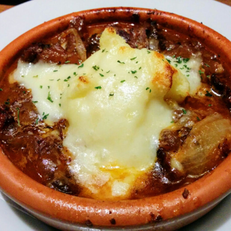 牛すじ煮込みとマッシュポテトのオーブン焼き(銀座でワイン。)