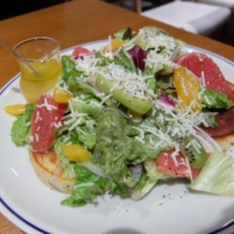 ミールパンケーキ　フルーツサラダ(銀座のジンジャー 銀座本店)