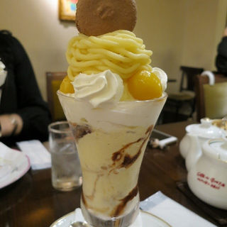 マカロンパフェセット(銀座みゆき館 銀座本店〈6丁目店〉)