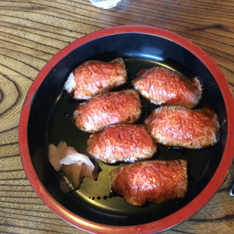 飛騨牛にぎり寿司(鍛冶橋そば （かじばしそば）)