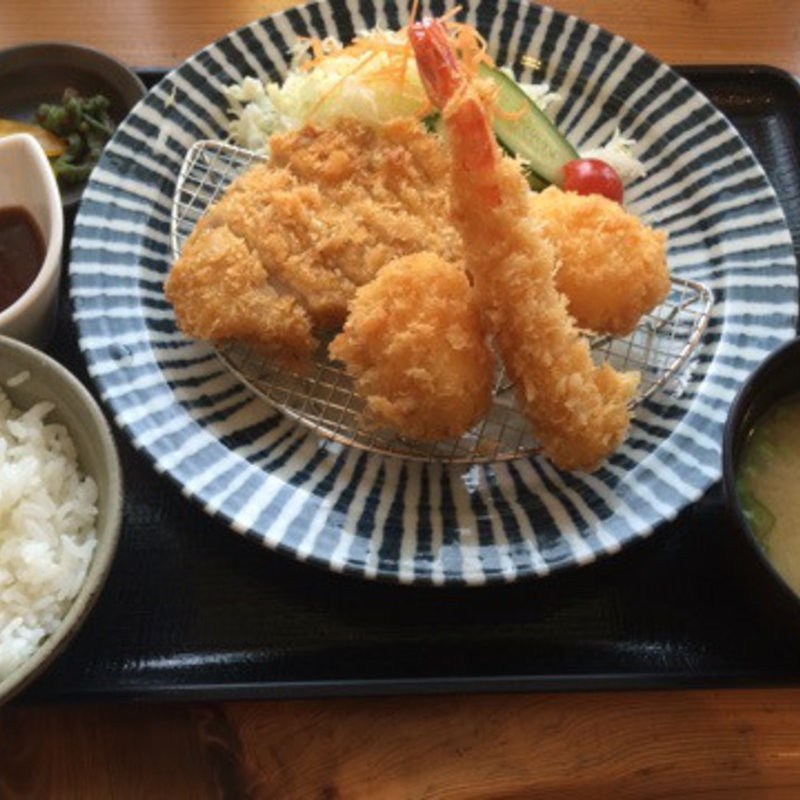 ミックスフライ定食(鐘壱 )