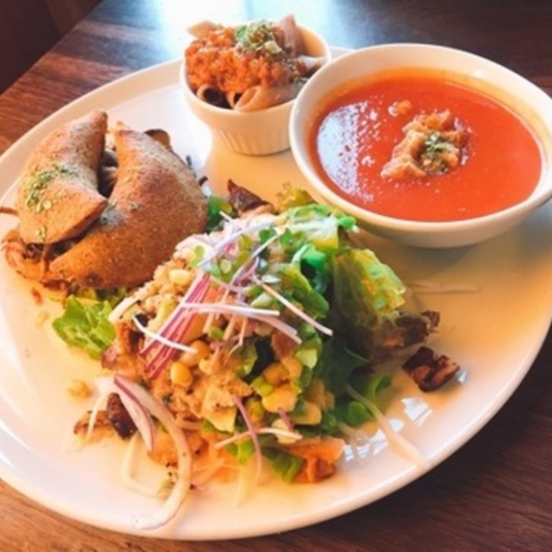 ピロシキ風カルツォーネプレート(阿里山カフェ)