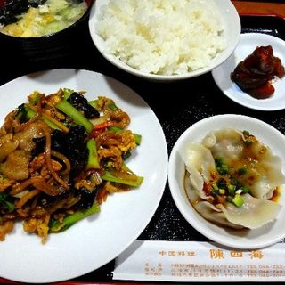 豚肉と木耳・青菜・玉子の炒め(陳四海)