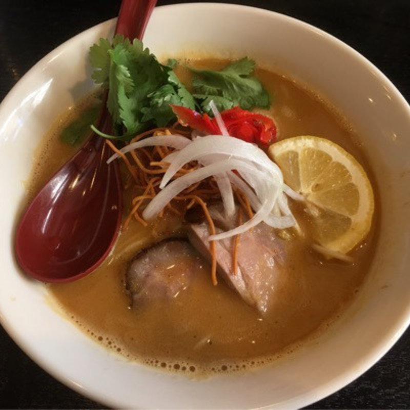 雨マケ式タイ風カレーラーメン(雨ニモマケズ)