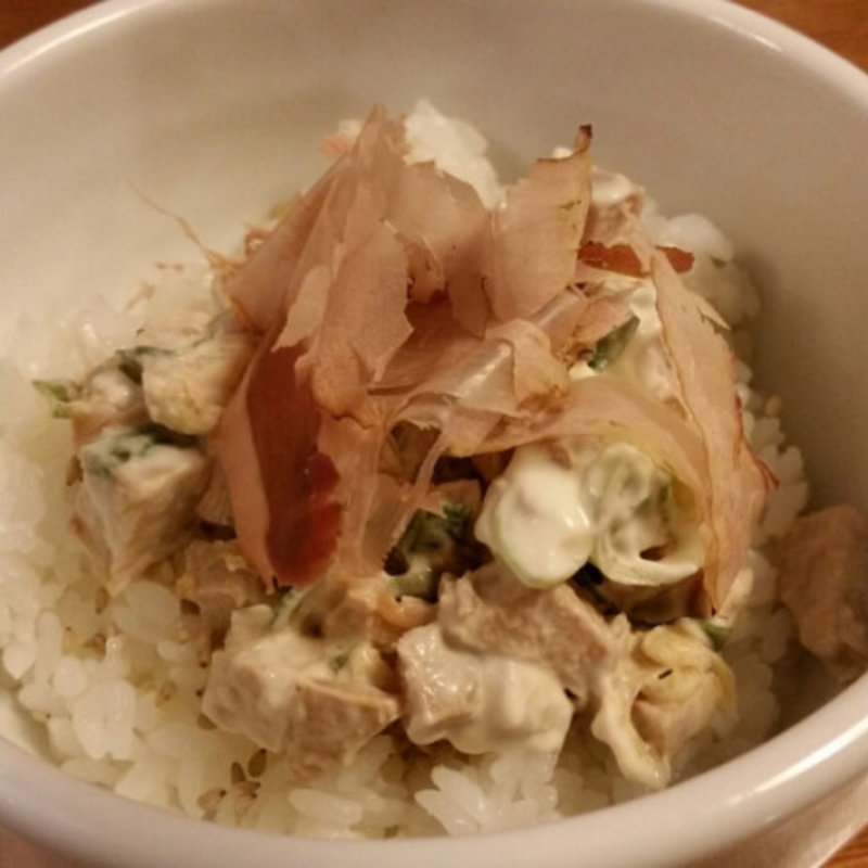 チャーマヨ丼(雨は、やさしく)
