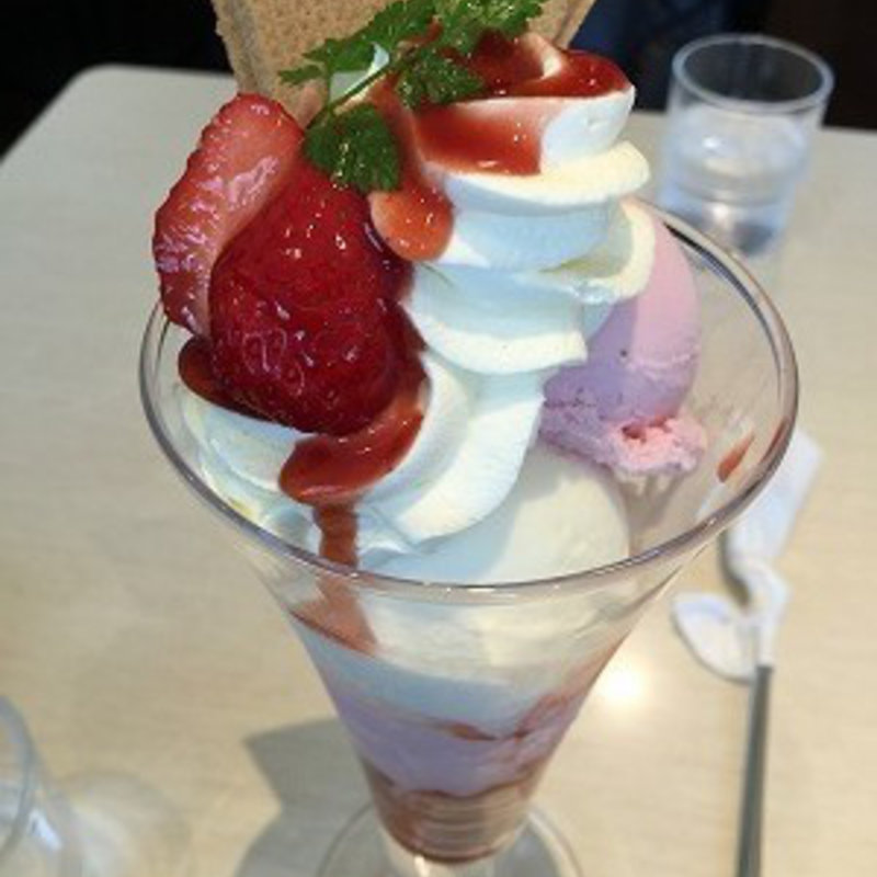 ストロベリー(雪印パーラー)