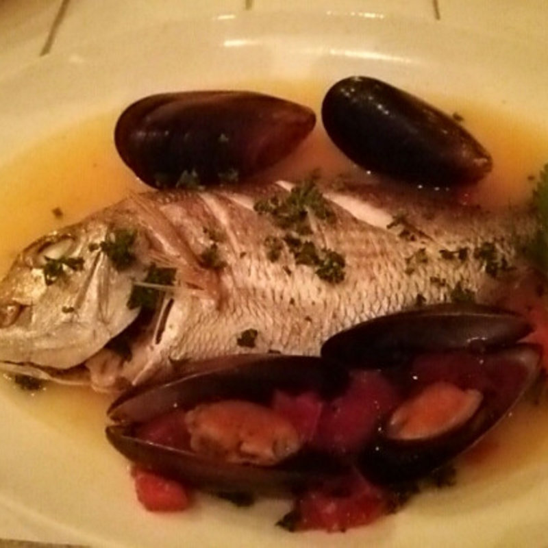 男鹿産天然真鯛のアクアパッツァ(青い鳥のレストラン )