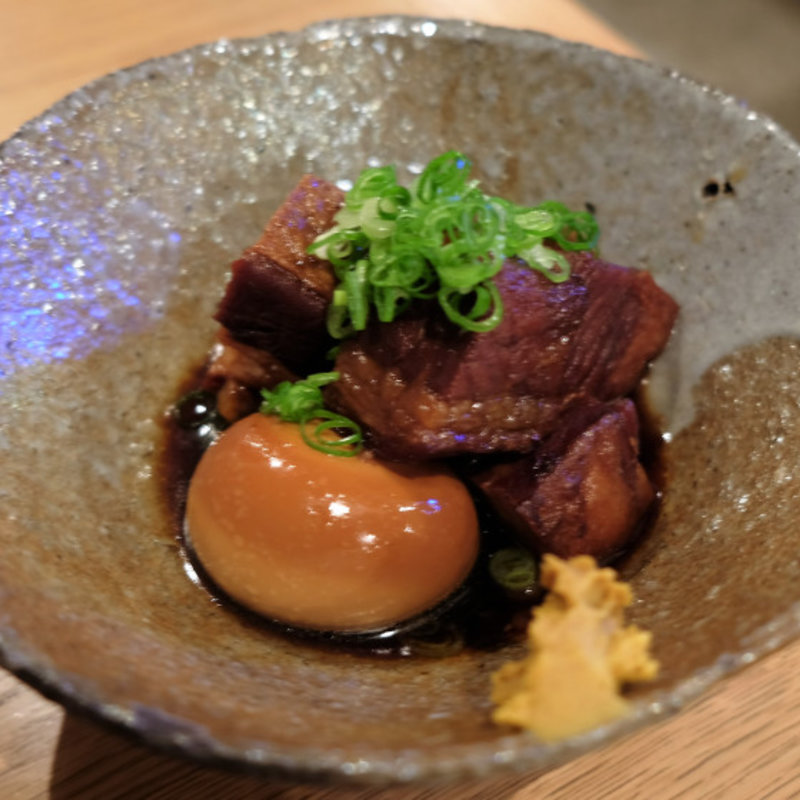 豚バラ肉と半熟玉子の黒糖煮(自家製粉石臼挽きうどん 青空blue)