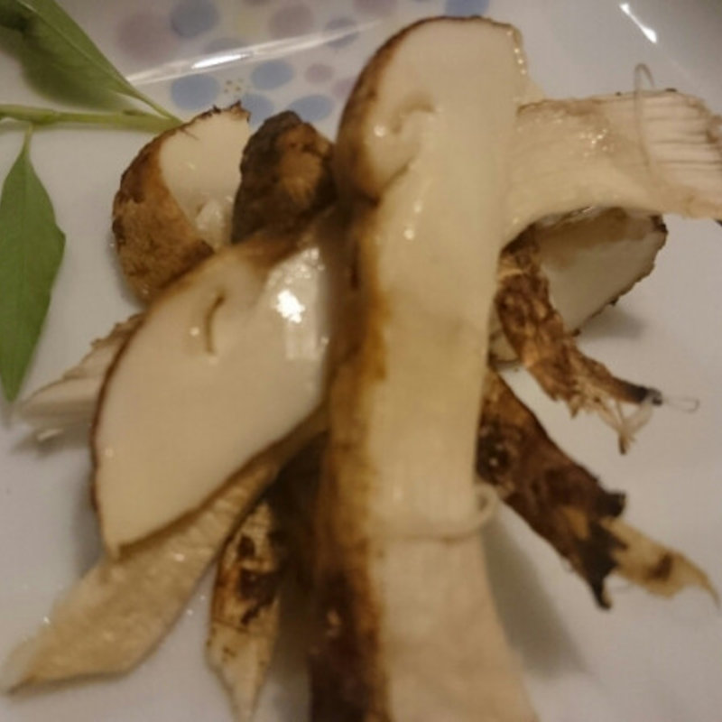 焼き松茸(うなぎ青葉)