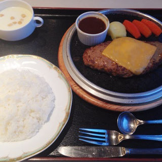 チーズハンバーグ(静内エクリプスホテル )