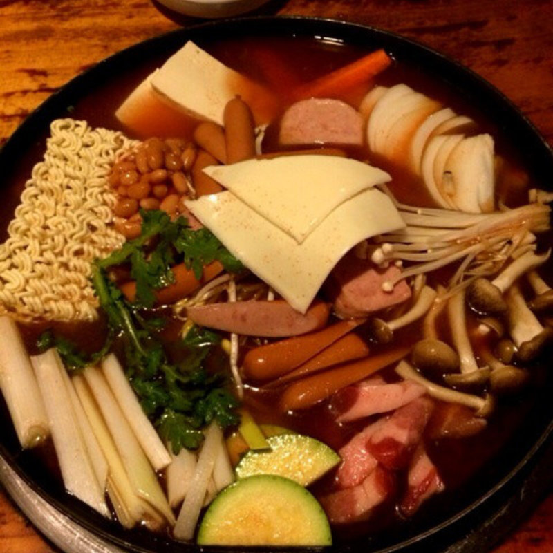 プデチゲ(韓国家庭料理 トマト （カンコクカテイリョウリトマト）)