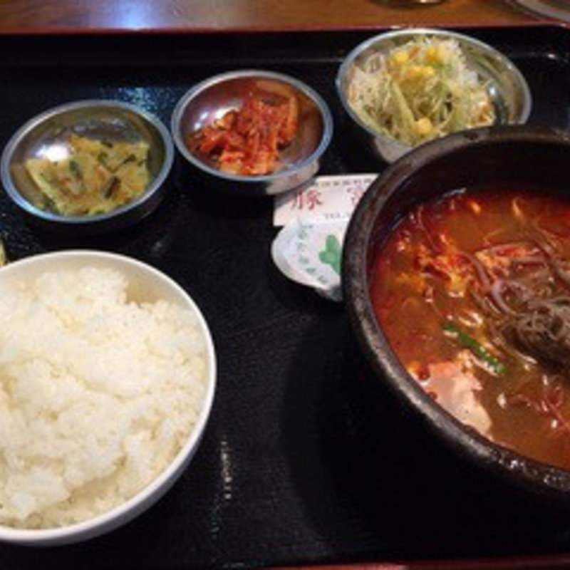 ユッケジャン定食(韓国家庭料理 豚富 )
