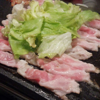 サムギョプサル(韓国料理サムギョプサル とん豚テジ 大宮店)