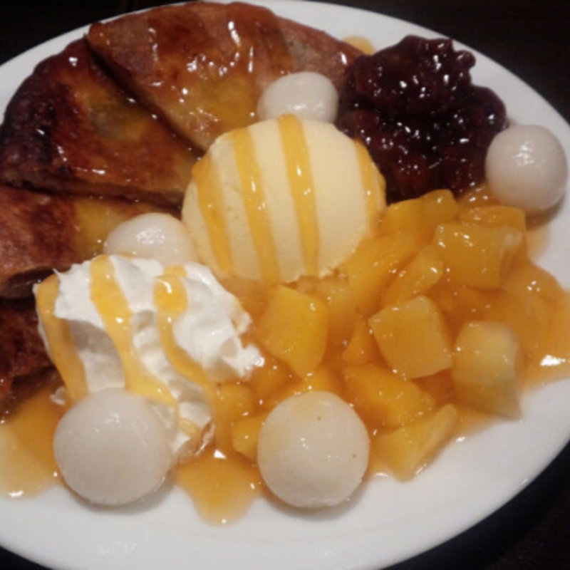 ホットックマンゴーとアイスのせ(韓国料理サムギョプサル とん豚テジ 大宮店)