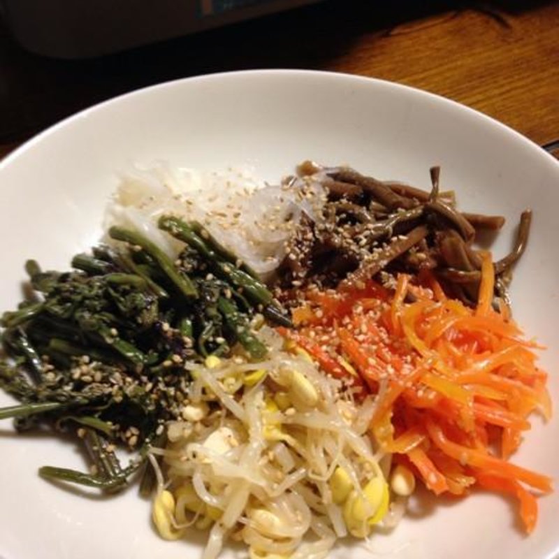 ナムル盛り合わせ(韓国食彩オモニ 各務原店 )