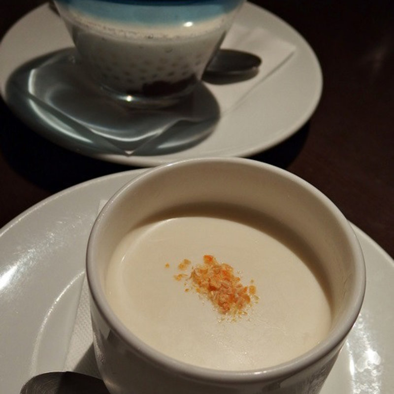 ふるふる杏仁豆腐(韓国家庭料理と鍋 韓屋)