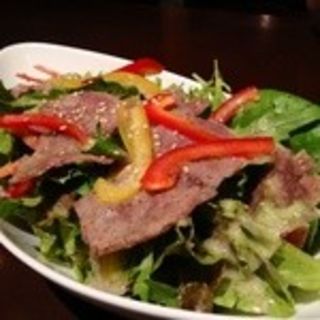 牛タンのサラダ(韓国家庭料理と鍋 韓屋)