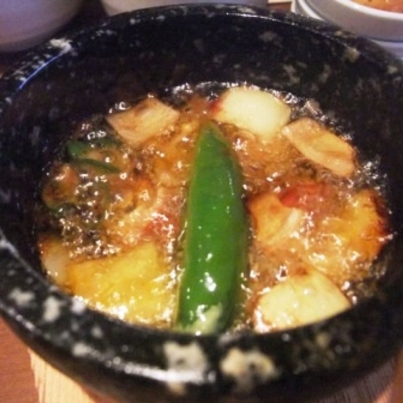 プルコチュと蛸の石焼アヒージョ(韓流美食dammi)