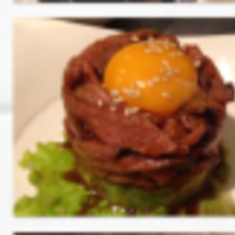 ローストビーフアボカドユッケ(韓豚屋 銀座三丁目店)