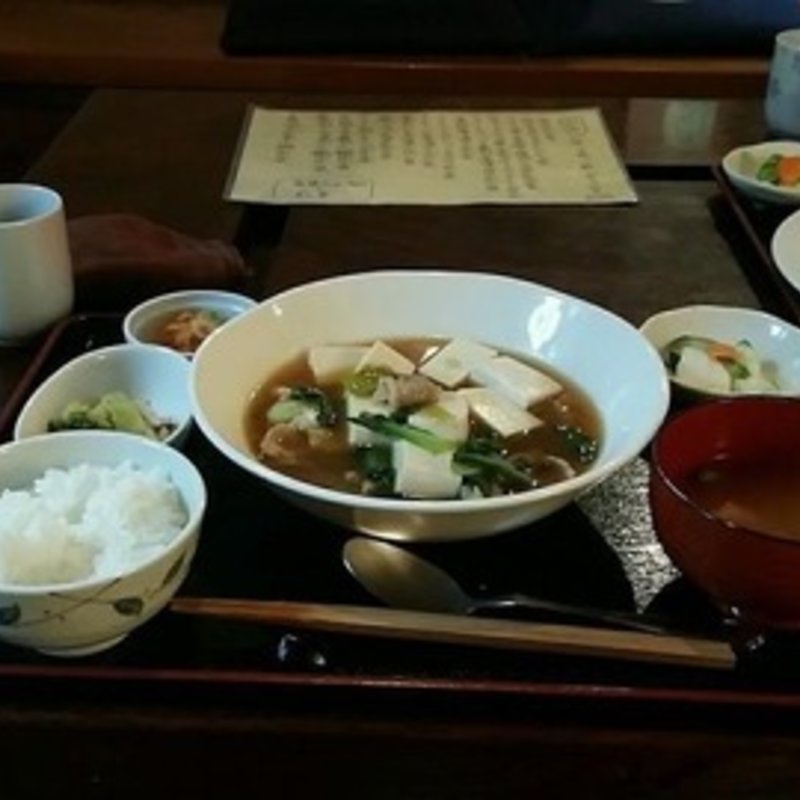 牛肉と豆腐の小鍋定食(ママの台所 風乃詩（かぜのうた）)