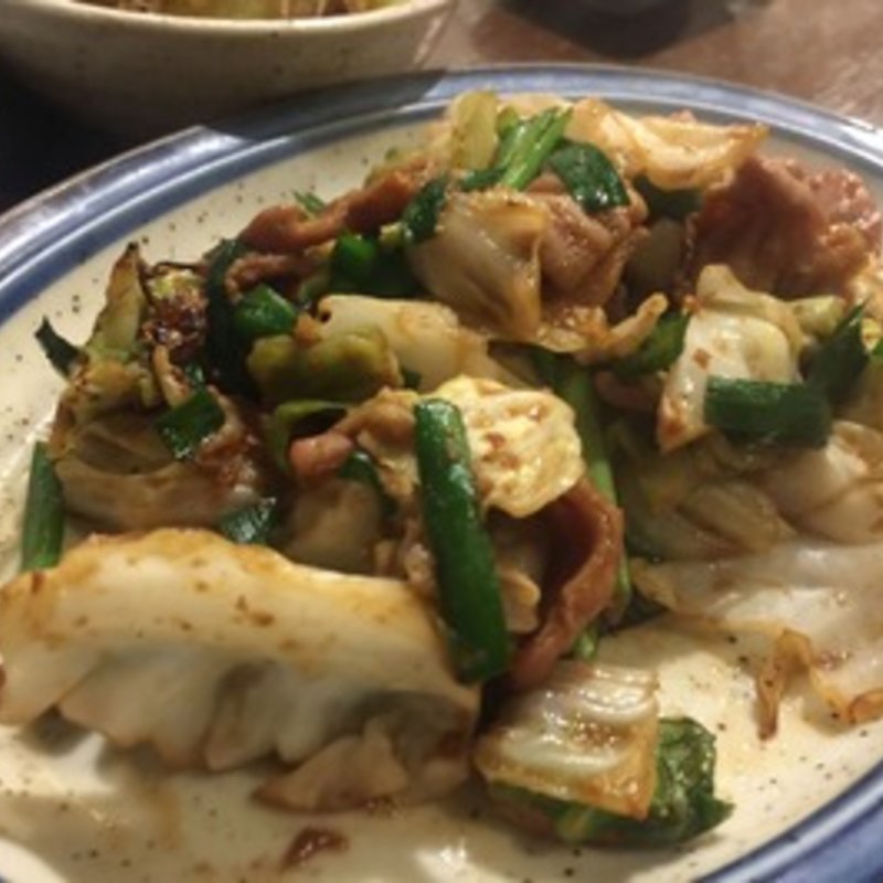 ホルモン炒め(食呑処 満)