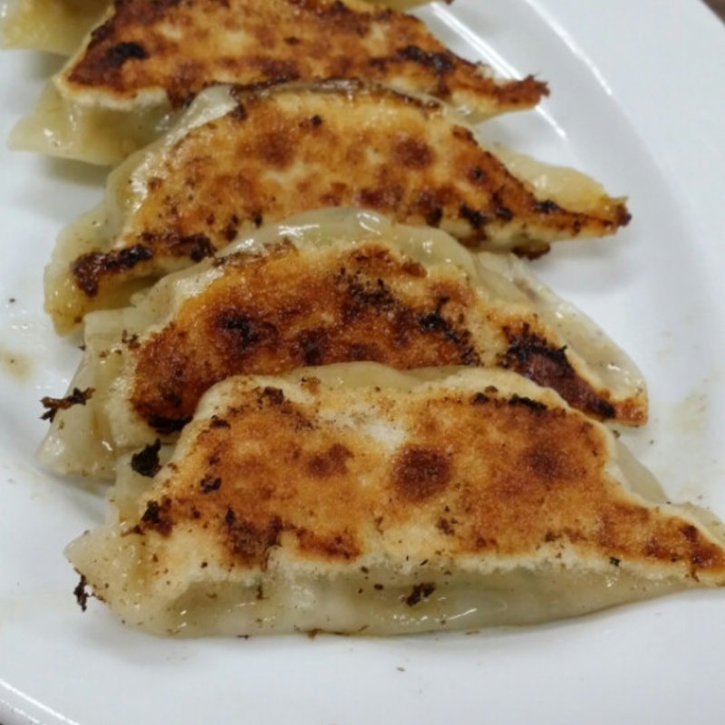 餃子(食堂 多万里)