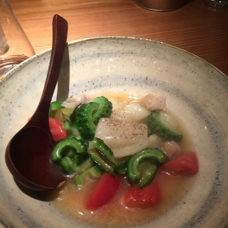 ゴーヤと若鶏の色々野菜塩炒め(食堂えぶりお )