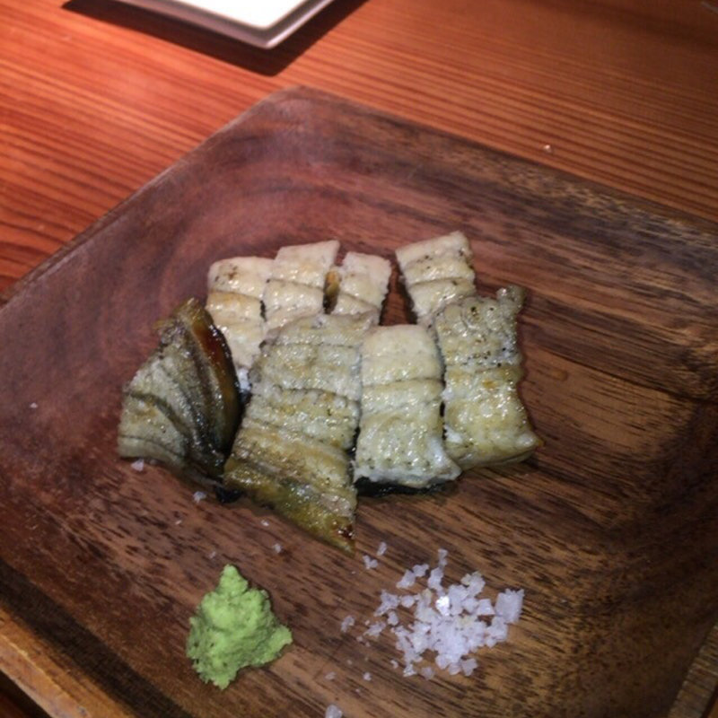 大川産の天然うなぎの白焼き(食堂えぶりお )