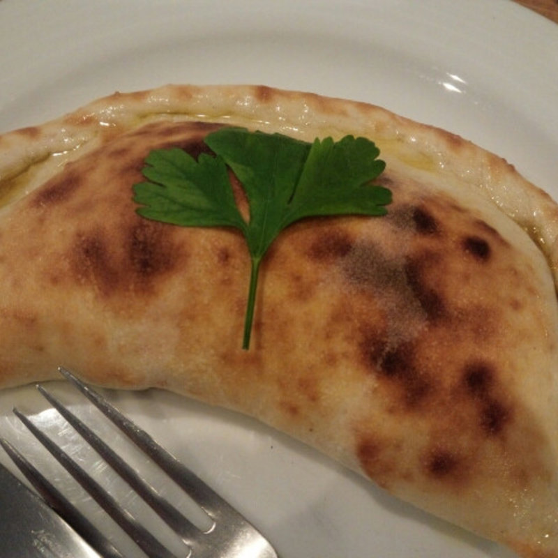 包み焼きのピザ(食工房あらじん)