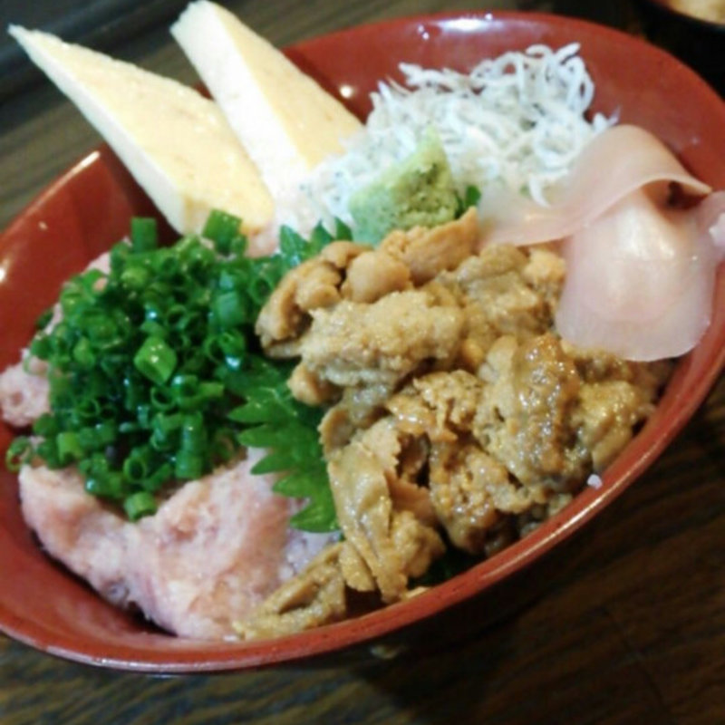 限定ネギトロうにしらす3色丼(食彩館)