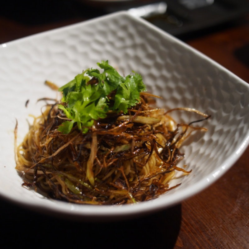 焦がし葱の和えそば(真不同 飲茶倶楽部 恵比寿店)