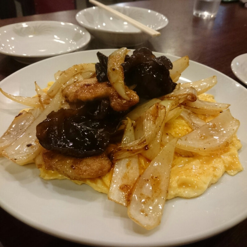 キクラゲと豚肉、野菜と卵の炒め物(餃子菜館　清ちゃん)