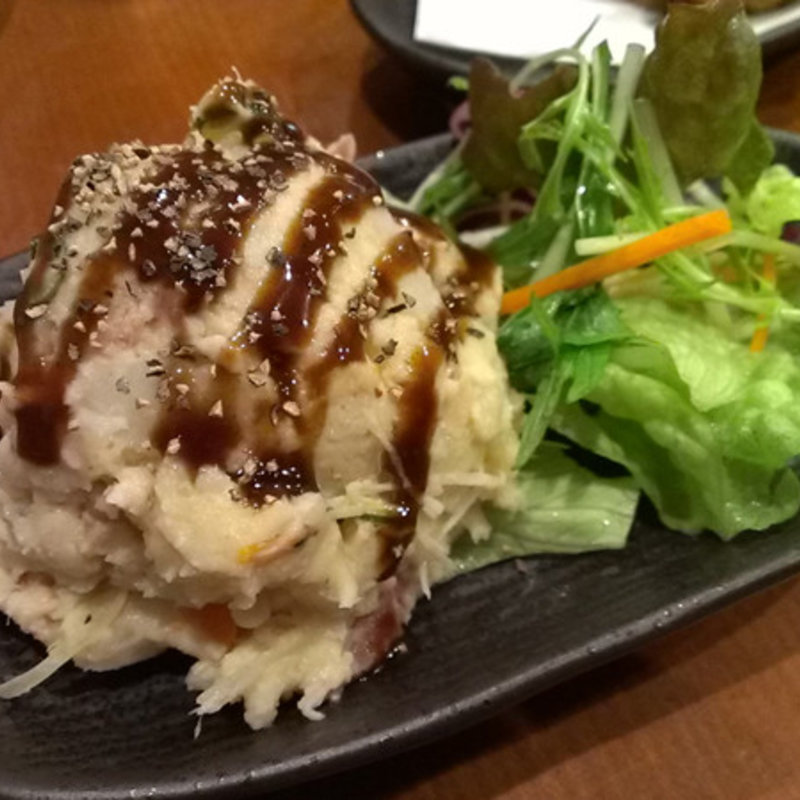ポテトサラダ(餃子酒場 秘密基地)