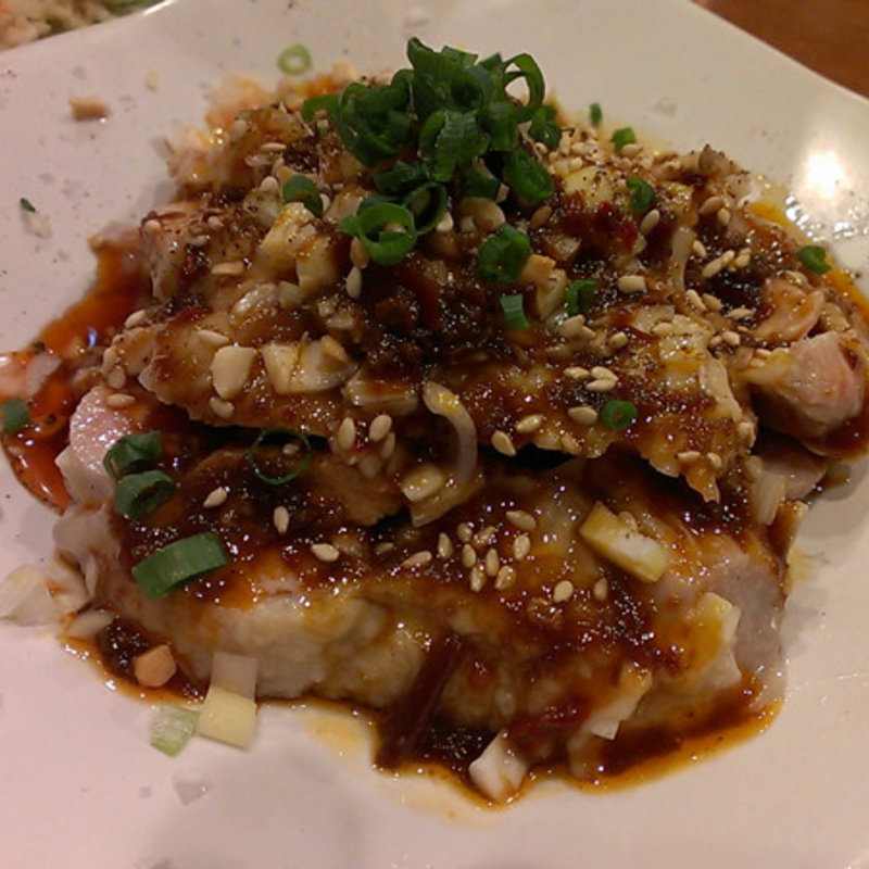 よだれ鶏(餃子酒場 秘密基地)