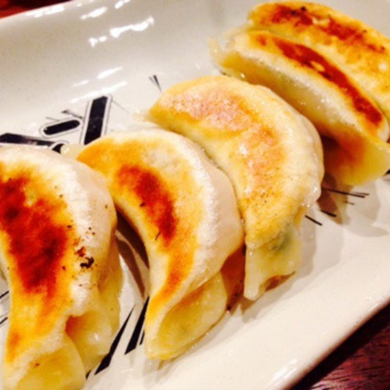 豚キムチ餃子(餃子酒場 秘密基地)