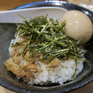 鶏皮煮込み丼(香伏 （コウフク）)