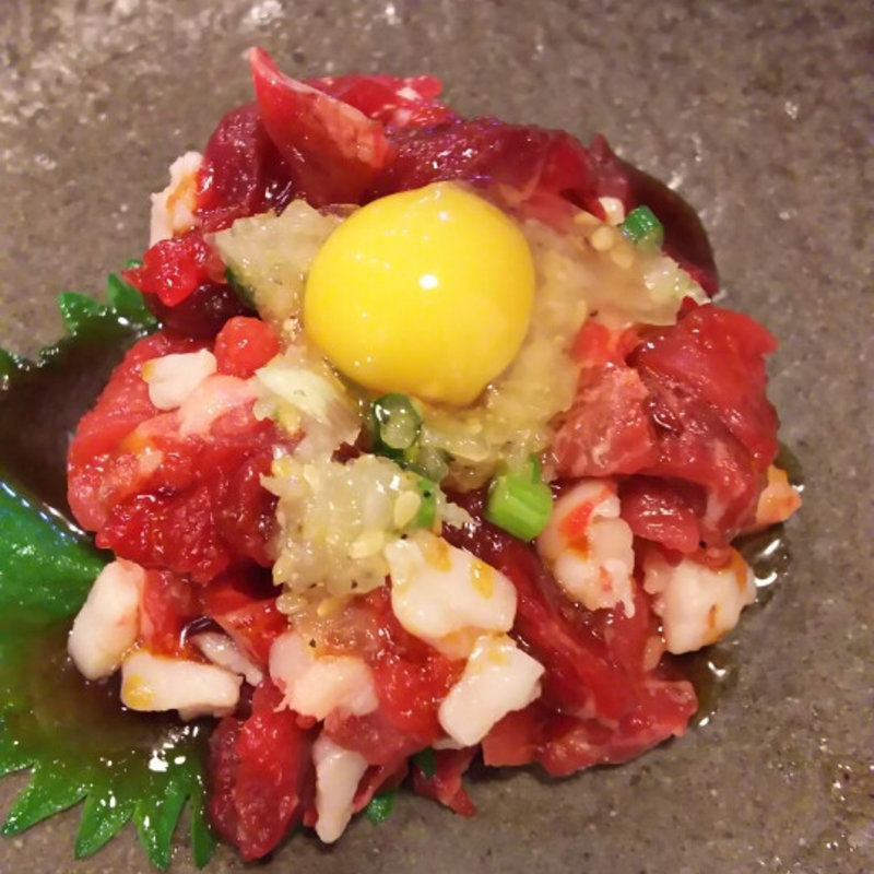 桜ユッケ(うまえびす 三軒茶屋店)