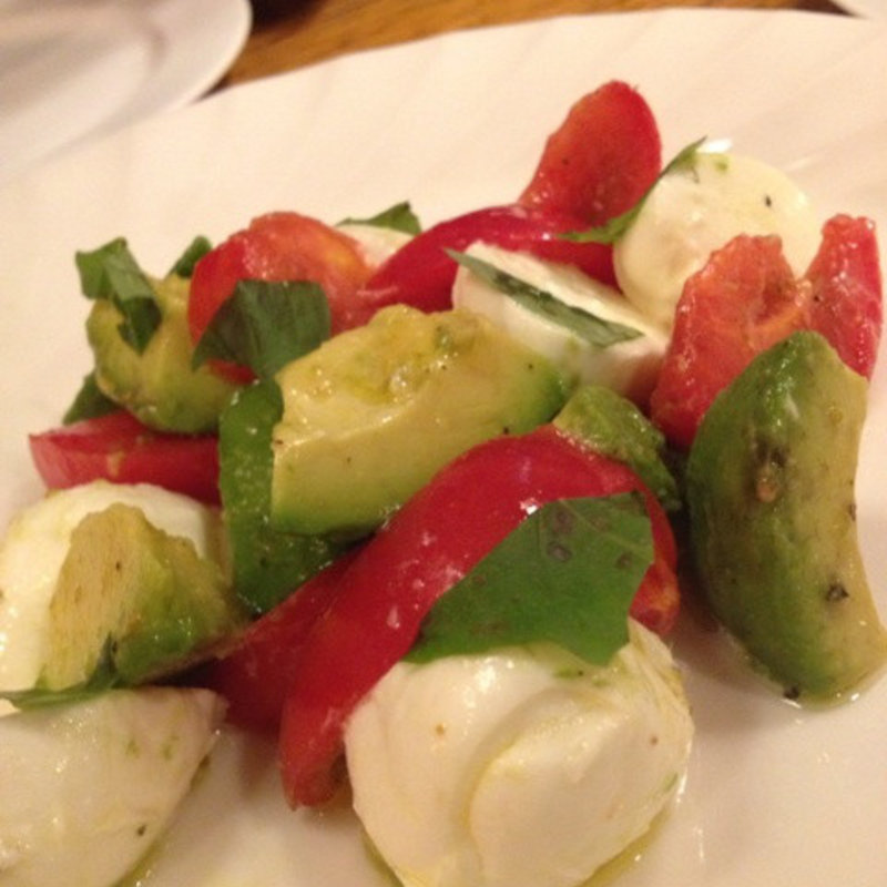 カプレーゼ(馬車にのったモッツァレッラ)