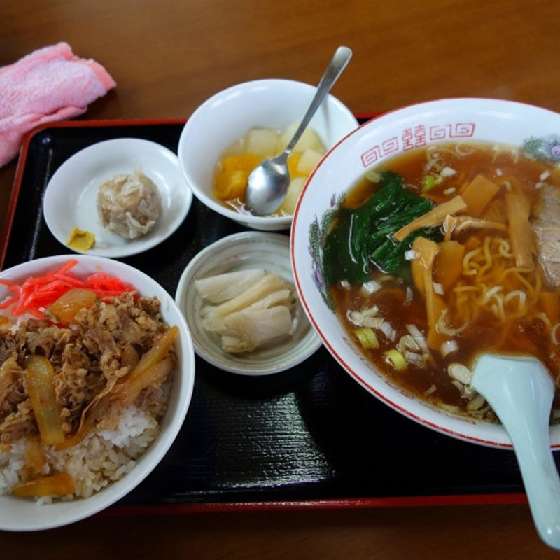 ミニ牛丼とラーメンのセット(高乃屋)