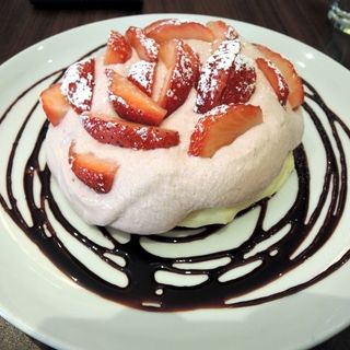 フレッシュ苺と苺クリームのリコッタパンケーキ(高倉町珈琲みなみ野店)