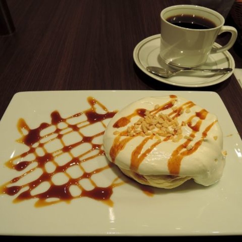 モーニングクリームパンケーキセット(高倉町珈琲みなみ野店)