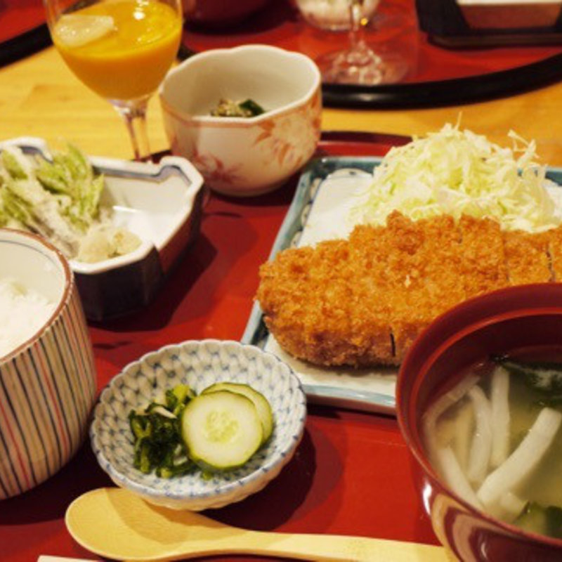 ロース豚カツ　厚切り200g(髙瀨)