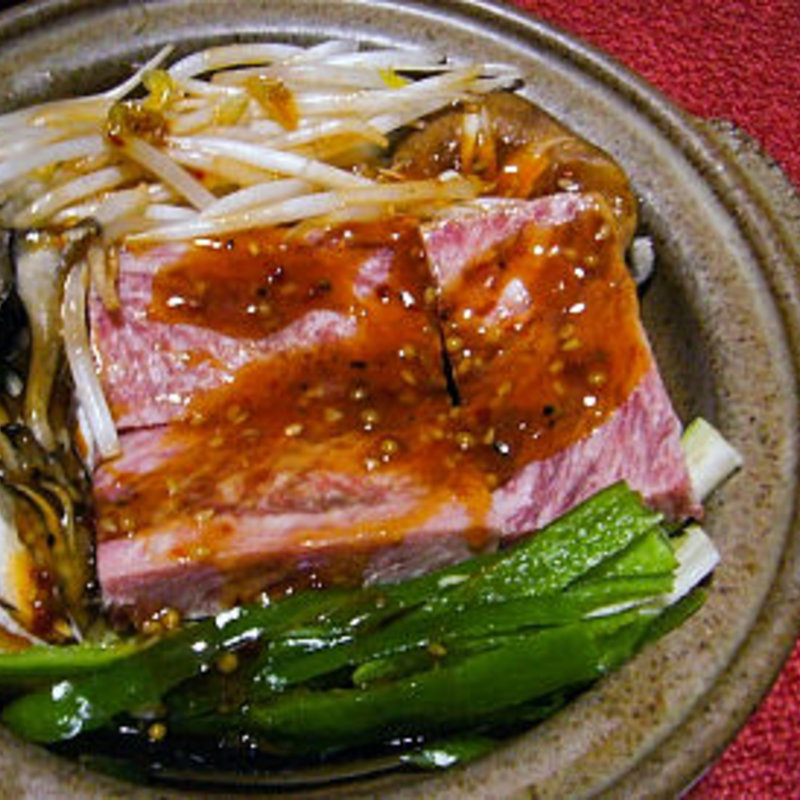 夕食  牛肉の陶板焼(高砂館)