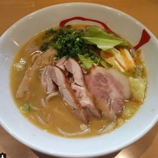 阿波尾鶏と海老の濃厚鶏白湯(魂麺  （コンメン【旧魂麺 まつい】）)